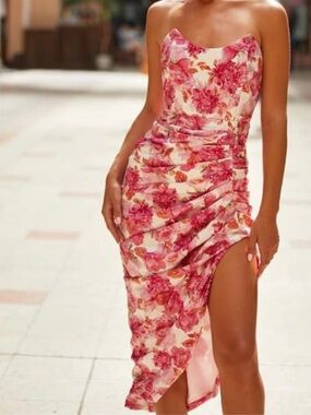 Alamour The Label Zinna (Perlita) Strapless Pink Floral Ruched Midi Dress